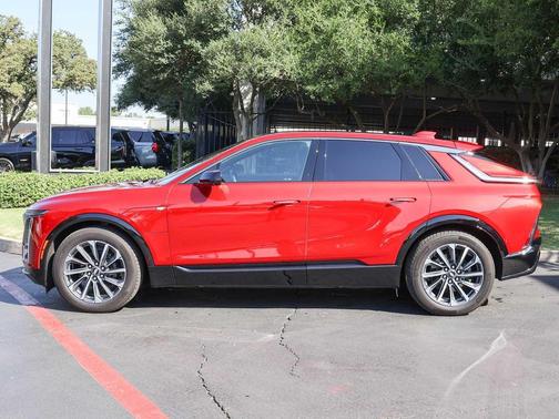 2024 Cadillac LYRIQ Sport