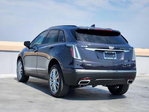 2025 Cadillac XT5 Sport