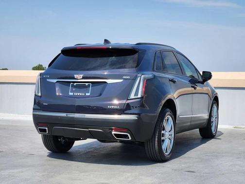 2025 Cadillac XT5 Sport