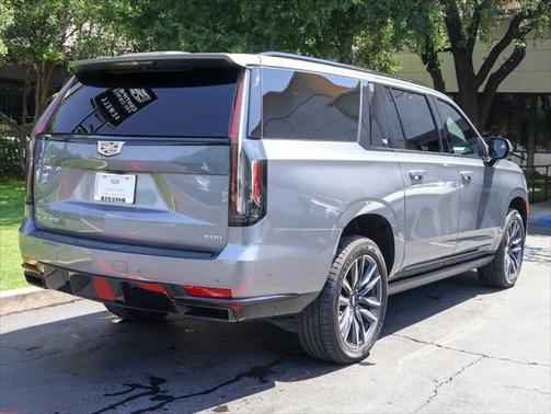 2022 Cadillac Escalade ESV Sport
