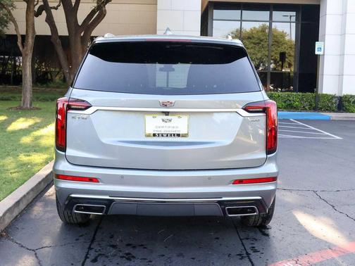 2025 Cadillac XT6 Premium Luxury FWD