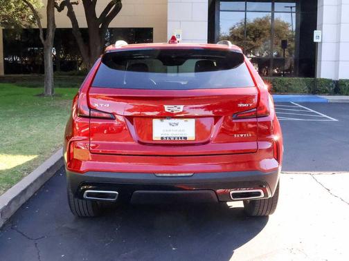 2024 Cadillac XT4 Premium Luxury