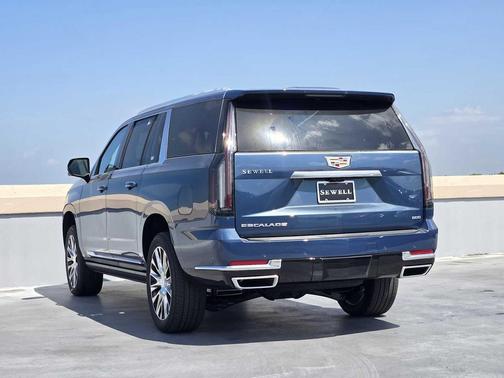 2026 Cadillac Escalade ESV Platinum