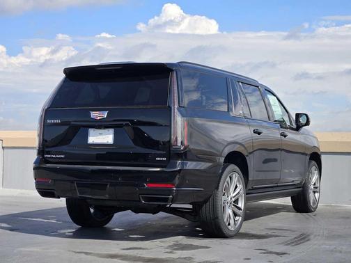 2026 Cadillac Escalade ESV Sport Platinum