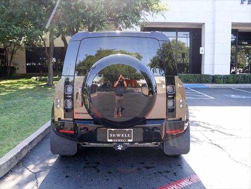 2024 Land Rover Defender 110 P400 X