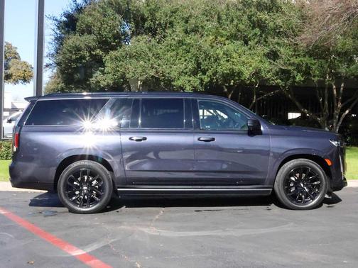 2022 Cadillac Escalade ESV Sport