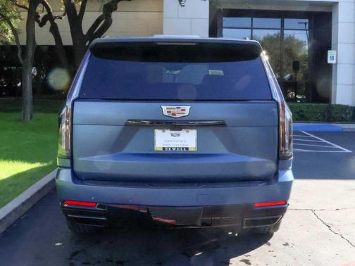 2025 Cadillac Escalade Sport