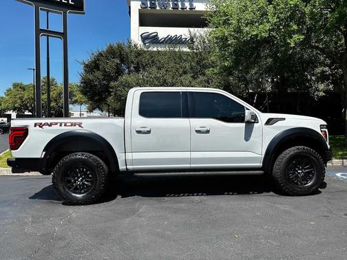 Avalanche 2024 Ford F-150 Raptor