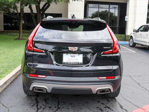 2022 Cadillac XT4 Premium Luxury