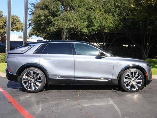 2023 Cadillac LYRIQ Luxury