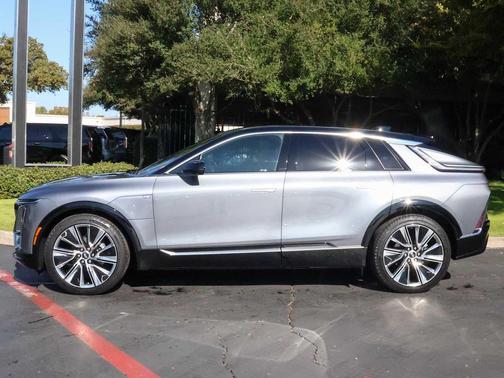 2023 Cadillac LYRIQ Luxury