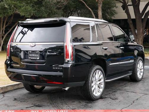 2020 Cadillac Escalade Luxury