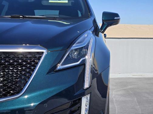 2025 Cadillac XT5 Sport