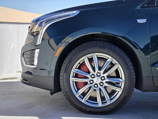 2025 Cadillac XT5 Sport