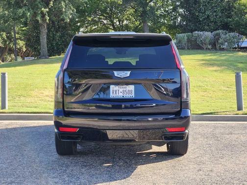 2022 Cadillac Escalade Sport Platinum