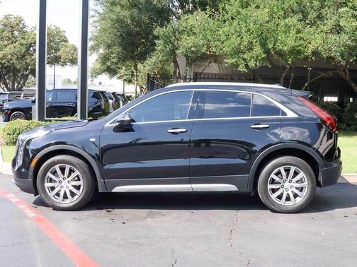2022 Cadillac XT4 Premium Luxury