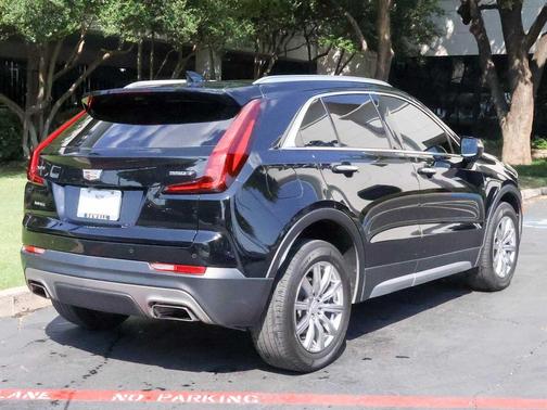 2022 Cadillac XT4 Premium Luxury