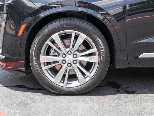 2023 Cadillac XT6 Premium Luxury FWD