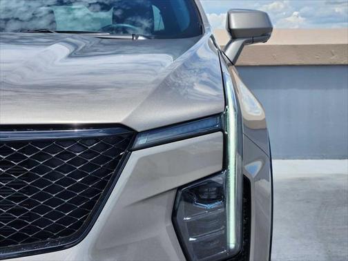 2025 Cadillac XT4 Sport