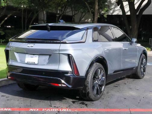 2025 Cadillac LYRIQ Sport