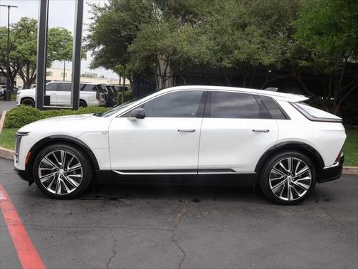 2024 Cadillac LYRIQ Luxury w/1SE