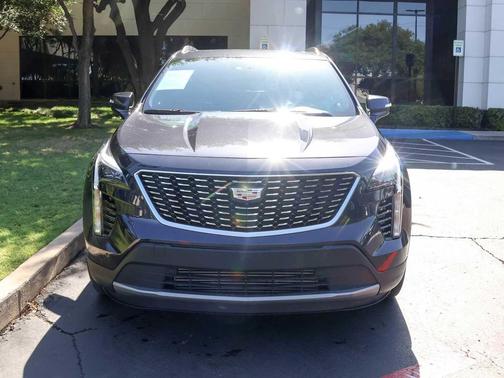 2022 Cadillac XT4 Premium Luxury