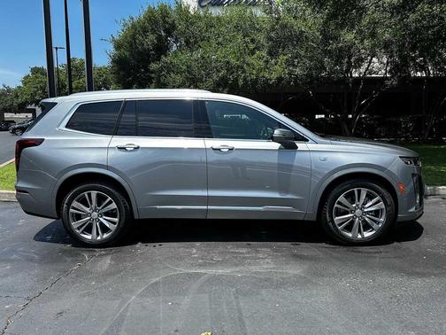 Argent Silver Metallic 2025 Cadillac XT6 Premium Luxury AWD
