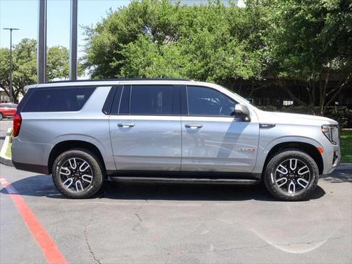 2023 GMC Yukon XL 4WD AT4