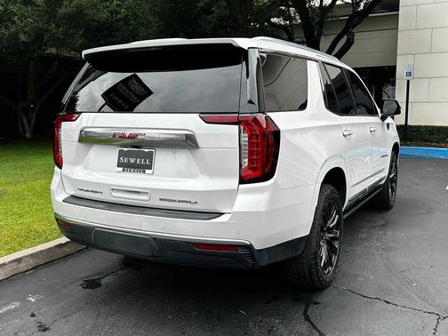 White Frost Tricoat 2022 GMC Yukon Denali
