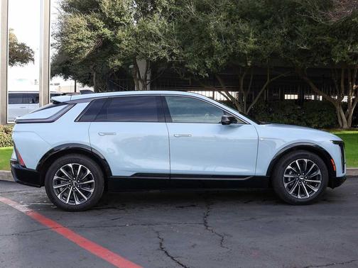 2024 Cadillac LYRIQ Sport