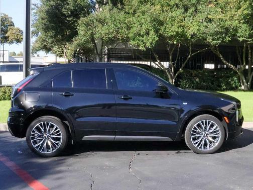 2024 Cadillac XT4 Sport