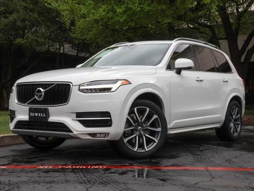 2017 Volvo XC90 T6 Momentum
