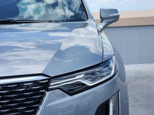 2025 Cadillac XT6 Premium Luxury FWD