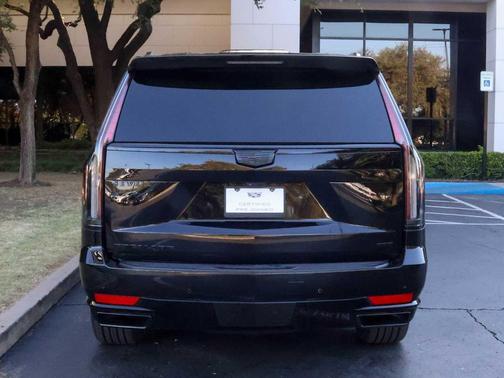 2024 Cadillac Escalade Sport