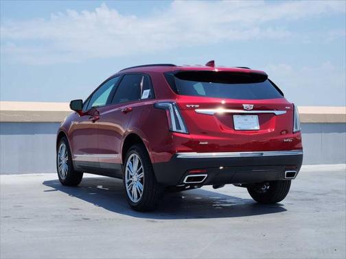 2025 Cadillac XT5 Sport