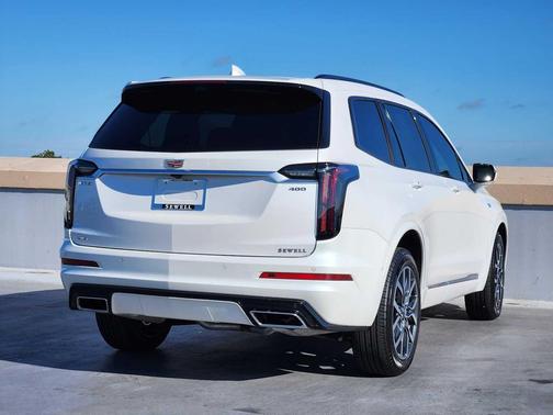 2025 Cadillac XT6 Sport AWD