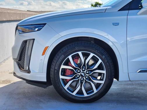 2025 Cadillac XT6 Sport AWD