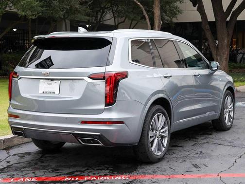 2025 Cadillac XT6 Premium Luxury FWD