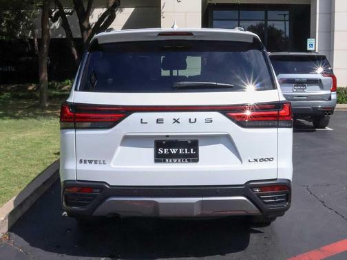 2024 Lexus LX 600 Luxury