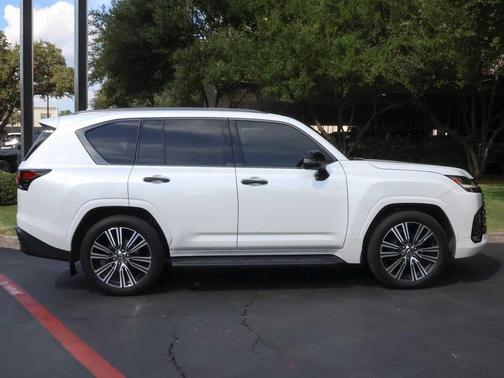 2024 Lexus LX 600 Luxury