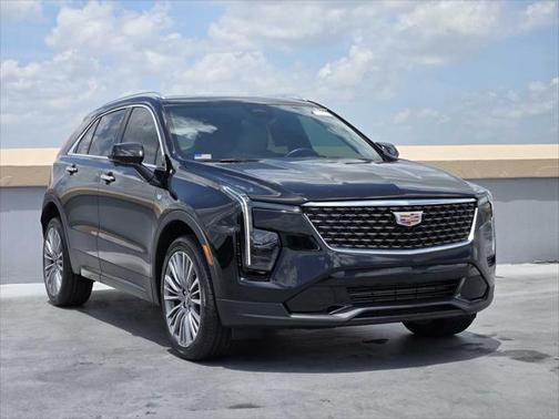 2025 Cadillac XT4 Premium Luxury