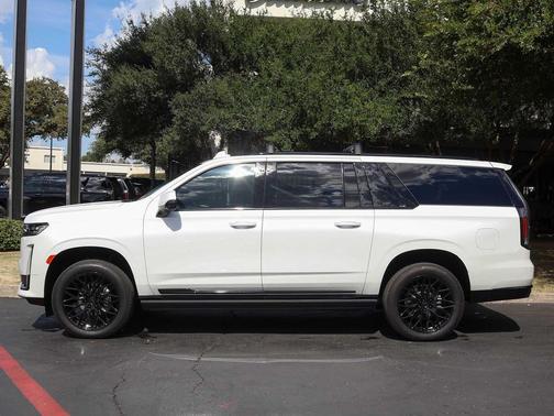 2024 Cadillac Escalade ESV Sport