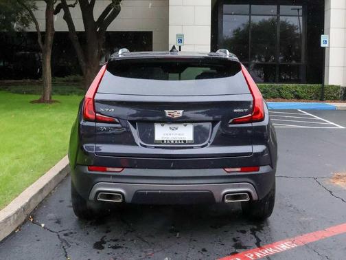 2023 Cadillac XT4 Premium Luxury