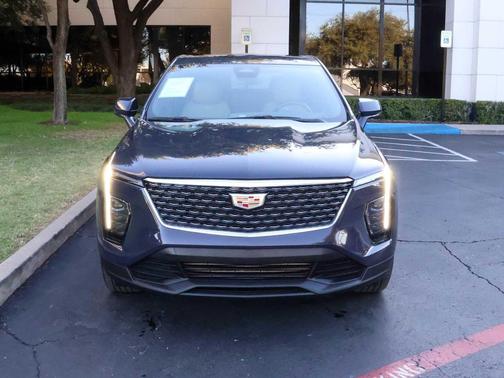 2024 Cadillac XT4 Luxury