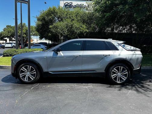 Argent Silver Metallic 2024 Cadillac LYRIQ Luxury