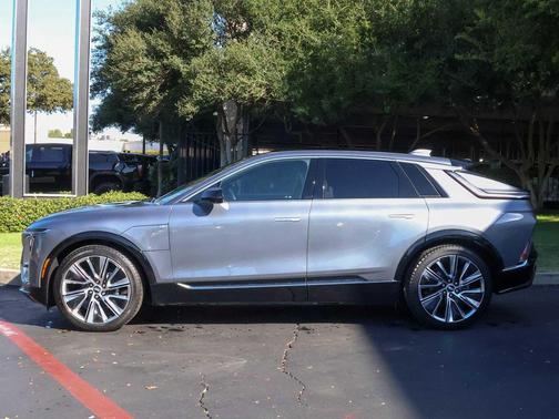 2023 Cadillac LYRIQ Luxury