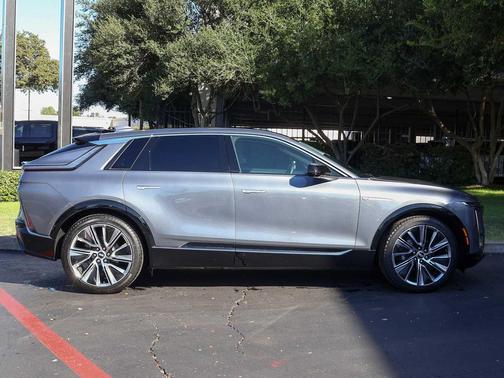2023 Cadillac LYRIQ Luxury