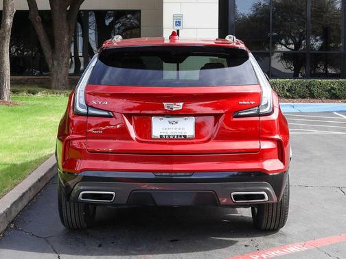 2024 Cadillac XT4 Sport