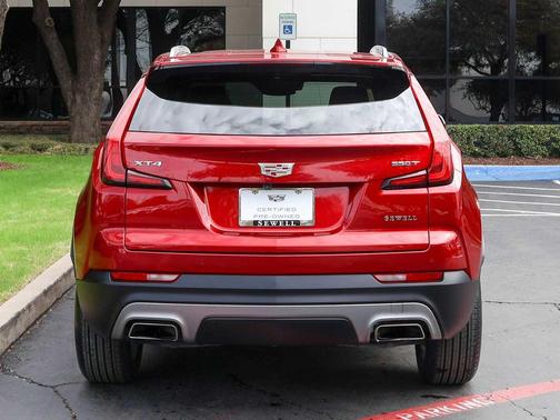 2023 Cadillac XT4 Premium Luxury