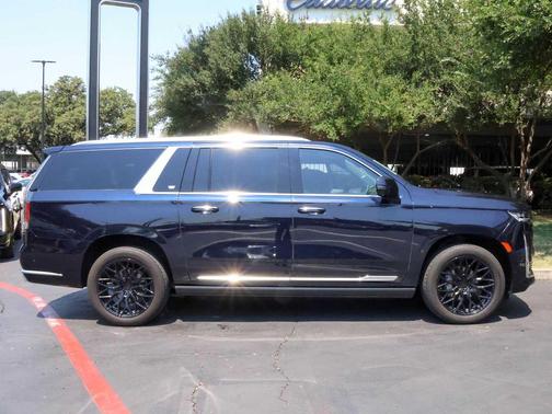 2022 Cadillac Escalade ESV Premium Luxury Platinum